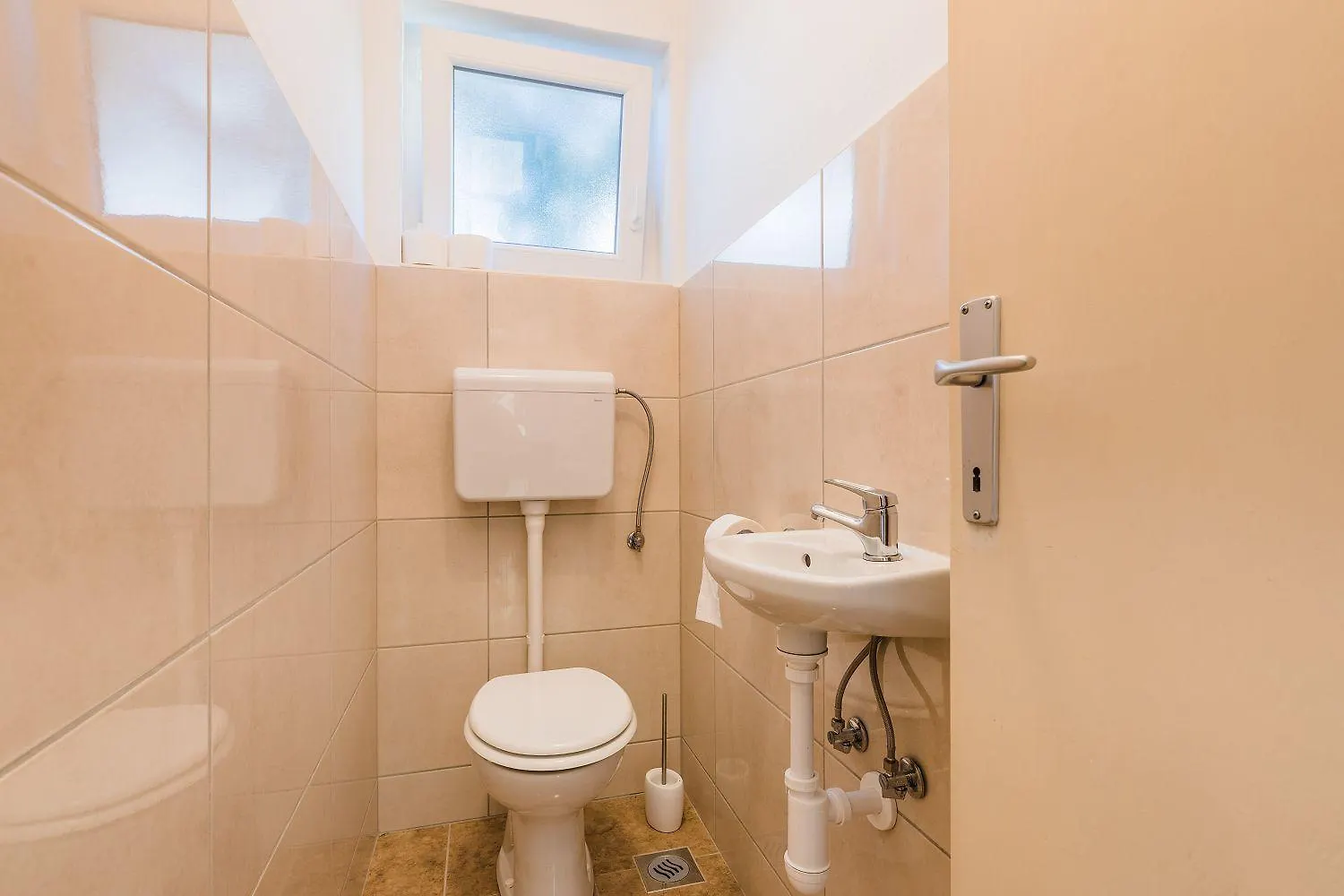Charmantes Apartment Nur 200 Meter Zum Strand Mit Meerblick, Liegen, Grillbereich Selce