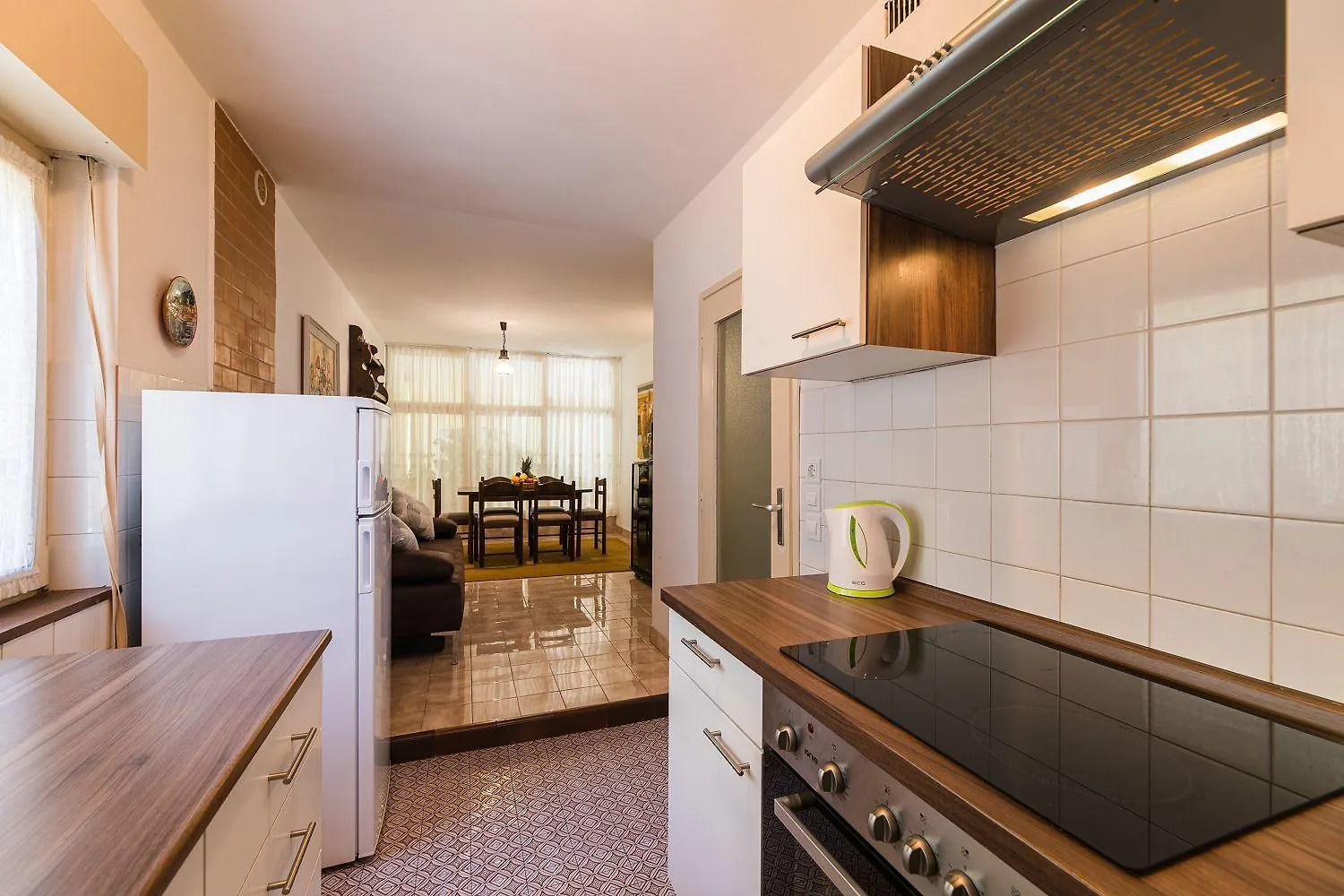 Charmantes Apartment Nur 200 Meter Zum Strand Mit Meerblick, Liegen, Grillbereich Selce