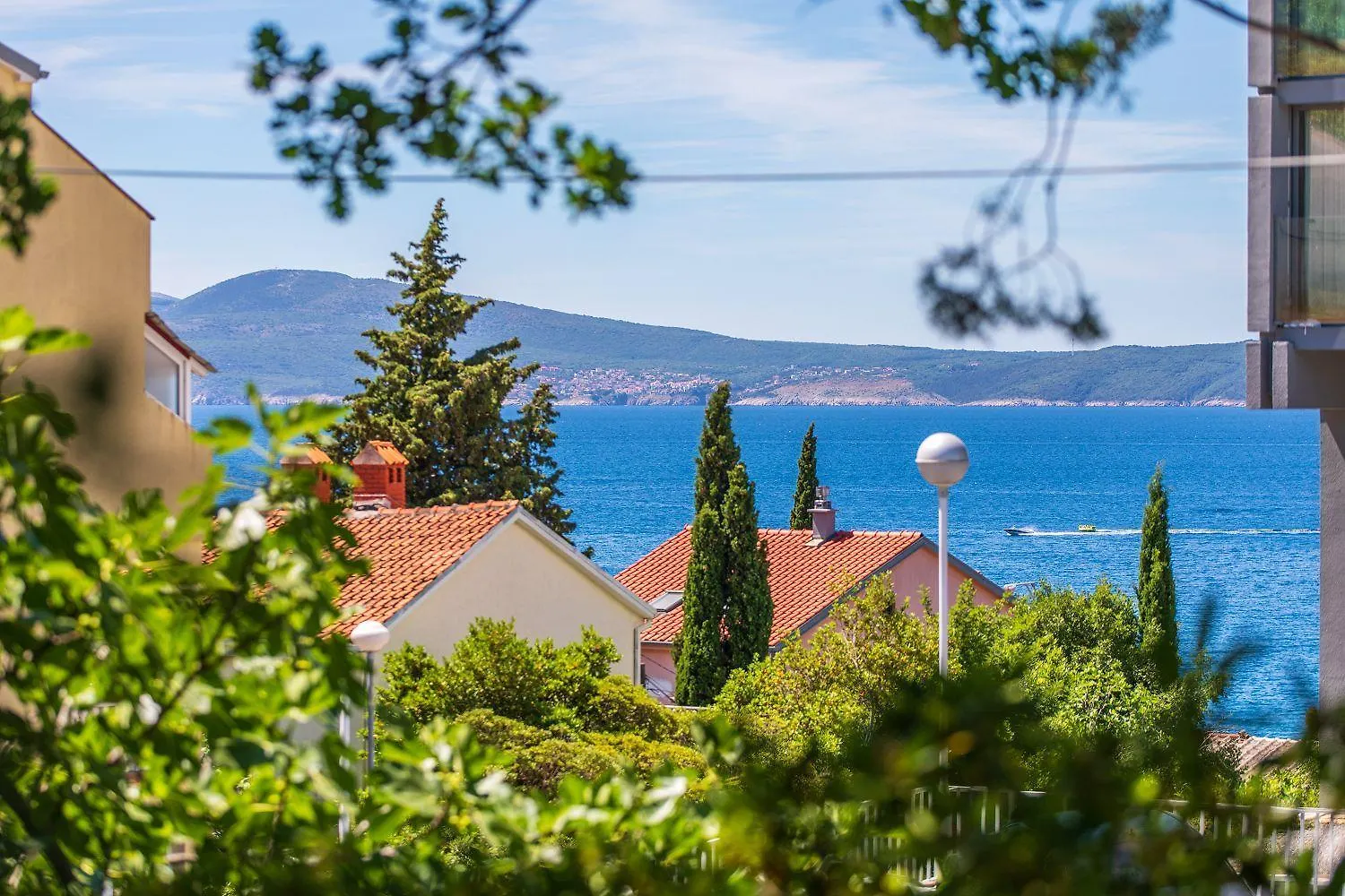 Charmantes Apartment Nur 200 Meter Zum Strand Mit Meerblick, Liegen, Grillbereich Selce