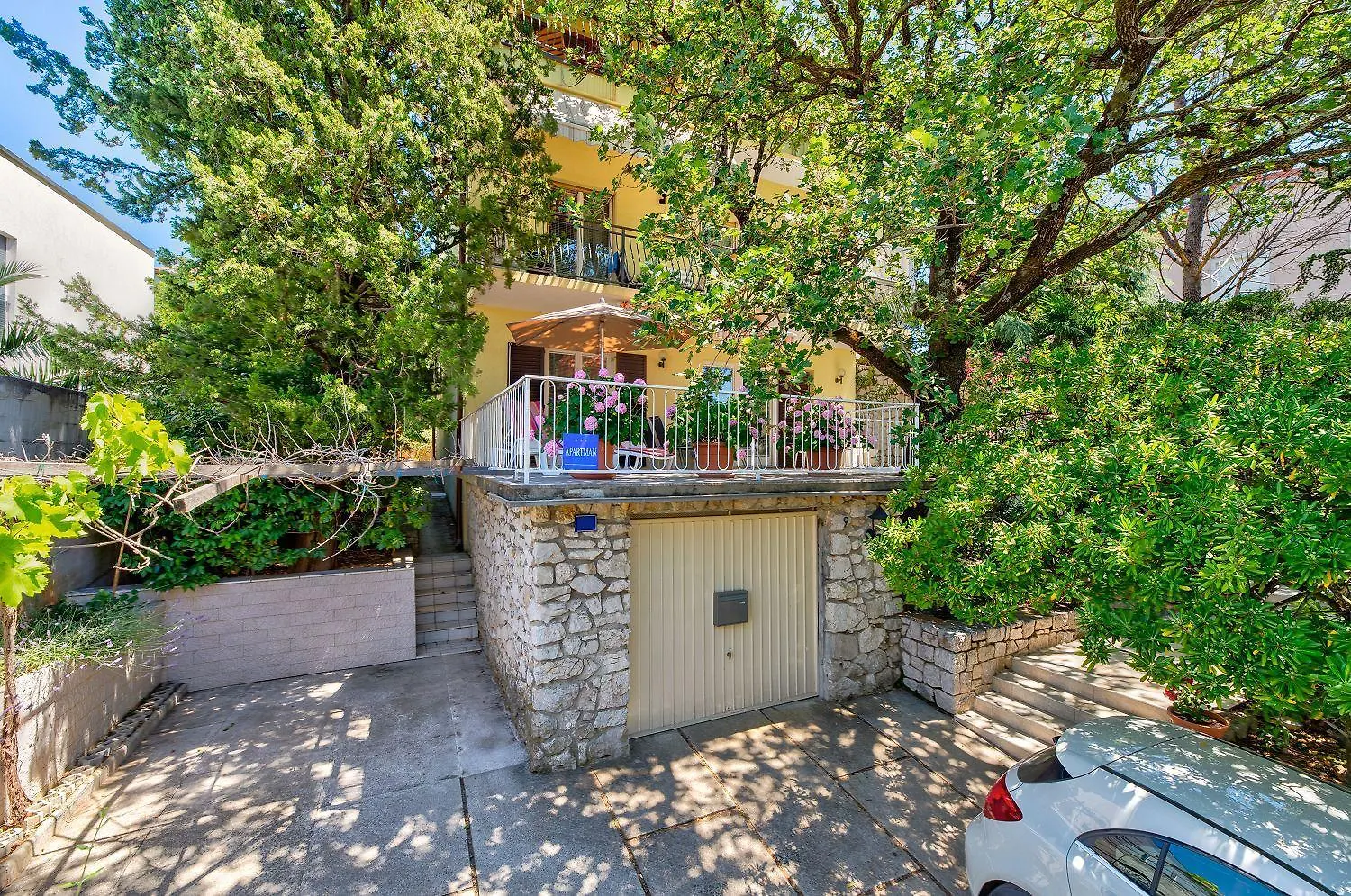 Charmantes Apartment Nur 200 Meter Zum Strand Mit Meerblick, Liegen, Grillbereich Selce 0*,  Croatia